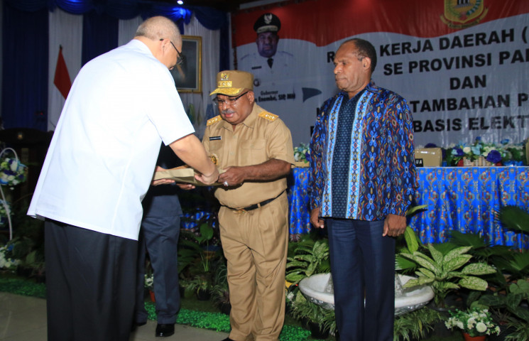 Alih Status Guru ke Provinsi Baru Terealisasi 427 SK